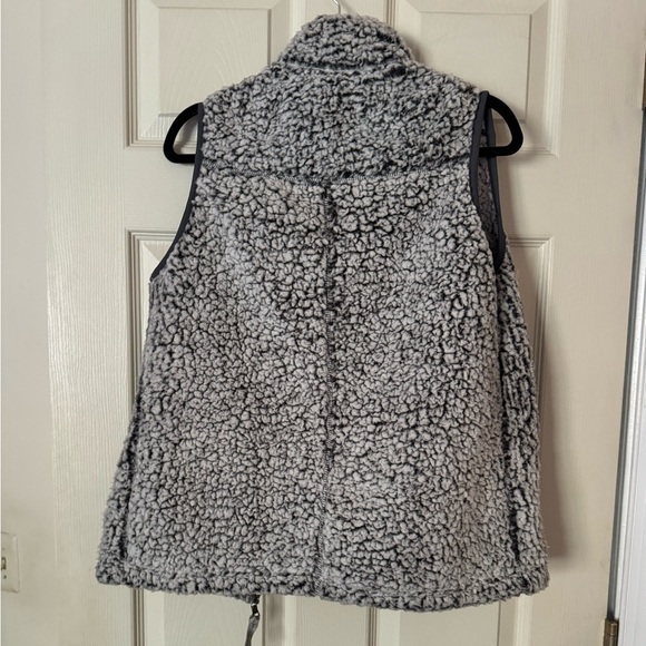 J. America small gray Sherpa vest - Picture 2 of 3